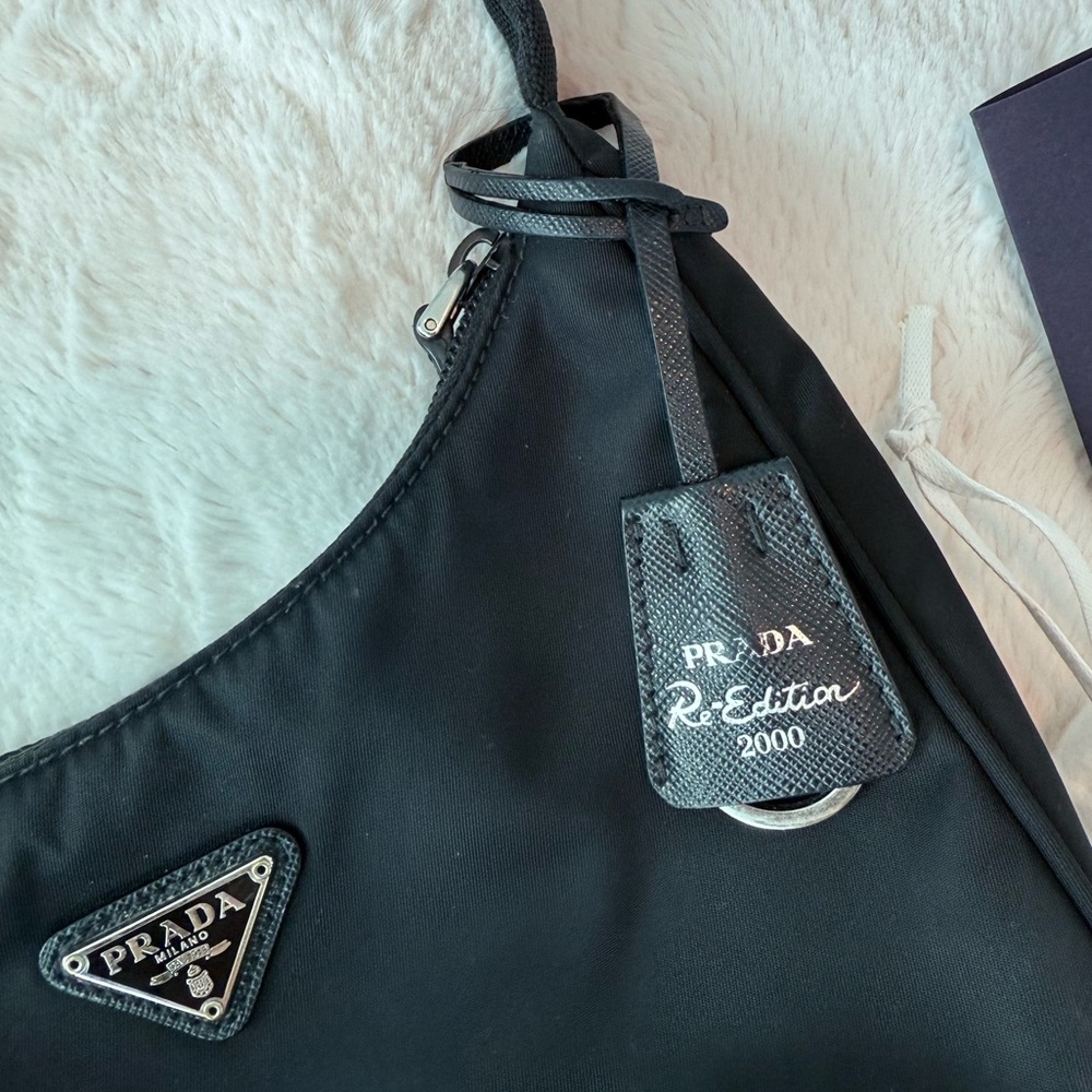 Authentic Used Black Re-Nylon Prada Re-Edition 2000 mini-bag - Picture 2 of 9